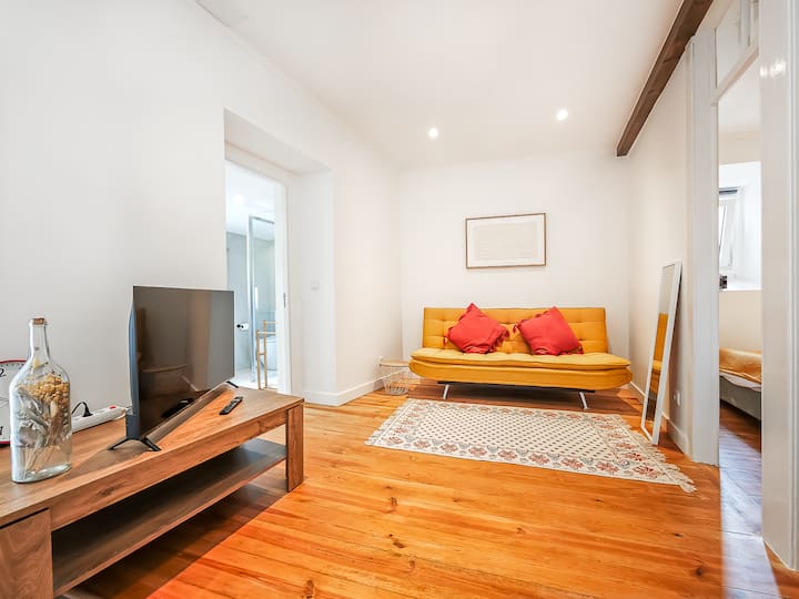 Central 1 Bed W Private Garden - Sintra