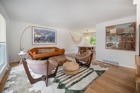 Top Airbnb: New Listing! Chic & cozy home in North Boulder in Palo Park