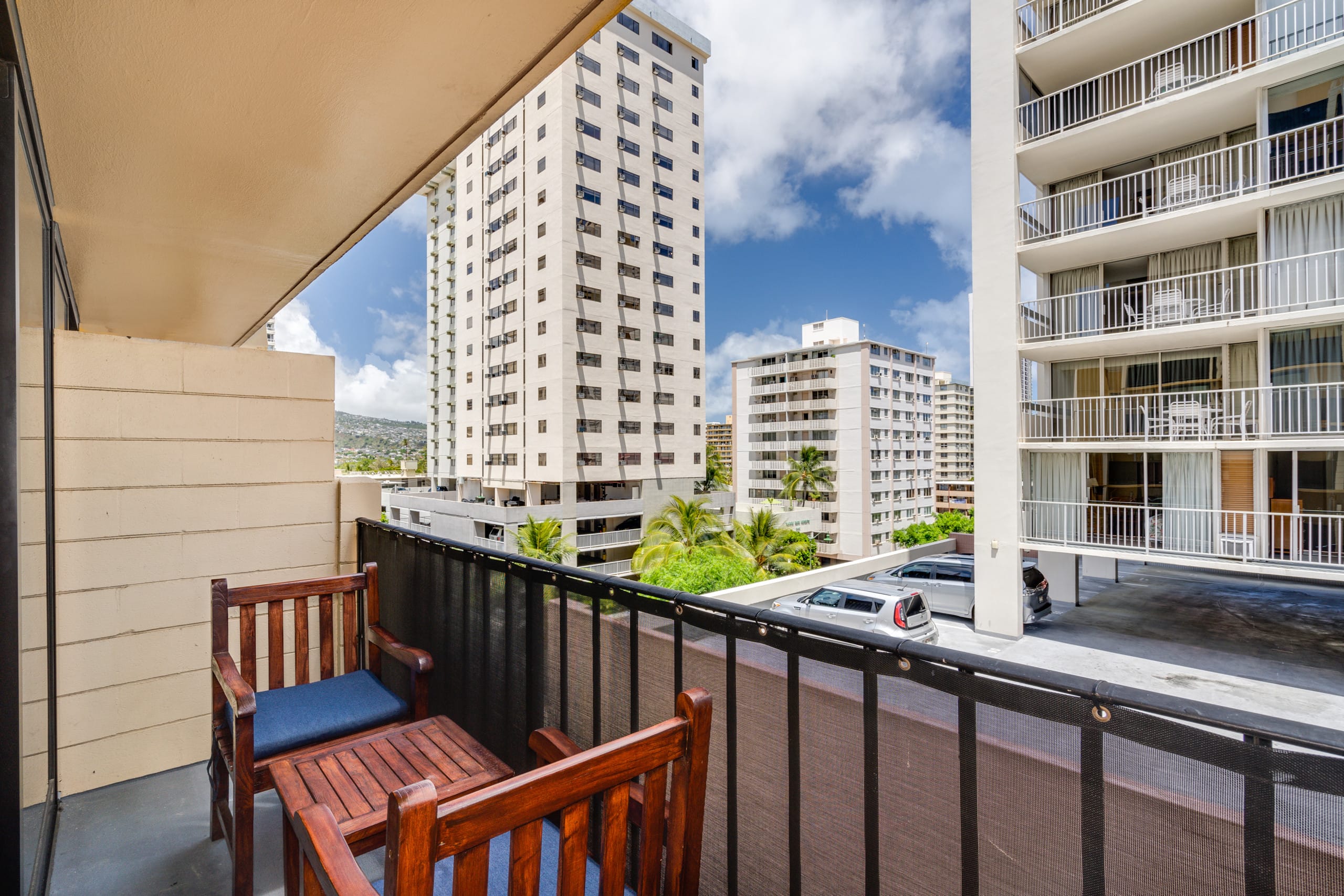 Condo in Honolulu · ★4.57 · Studio · 1 bed · 1 private bath - Image 19
