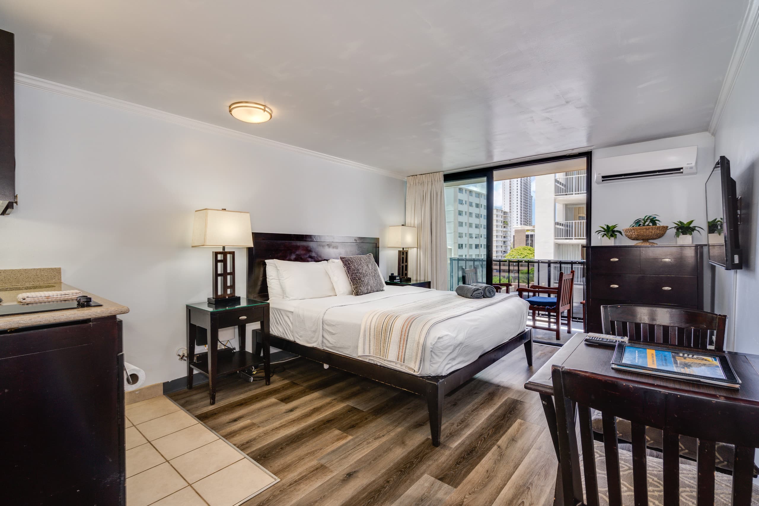 Condo in Honolulu · ★4.57 · Studio · 1 bed · 1 private bath - Image 4