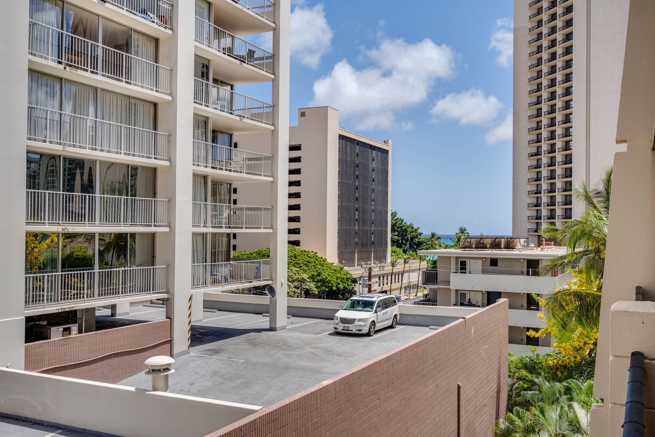Condo in Honolulu · ★4.57 · Studio · 1 bed · 1 private bath - Image 21