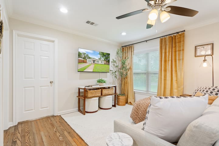 Azure Sky Realty managed Airbnb listing 3