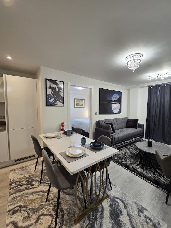 Apartamento de lujo Mega9: 2 dormitorios, 2 baños, 2 aseos ...