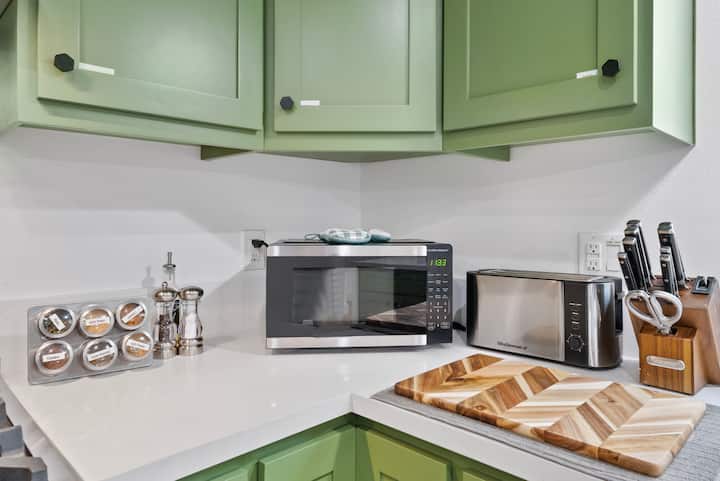Stylish Oasis Near Usc & Dtla | Eco-friendly - South Gate, CA