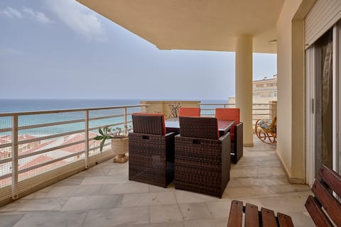 Incredible penthouse with panoramic views