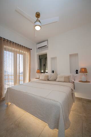 Kalavros Deluxe Villa gallery image 5