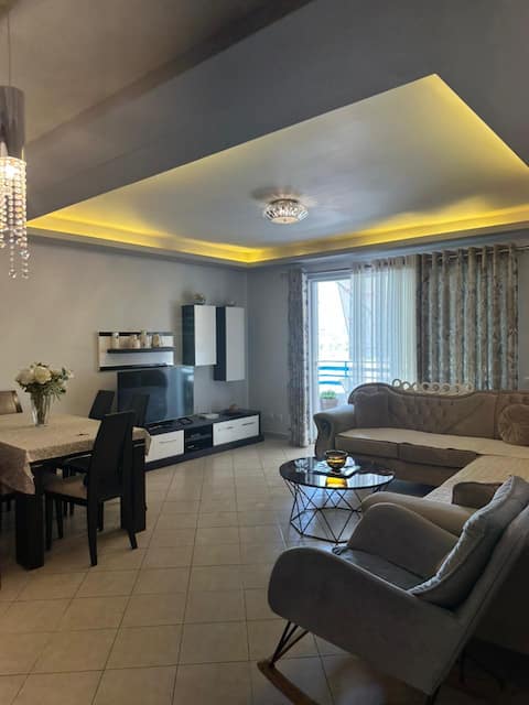 Successful Airbnb property: Violeta's apartment in Sarandë