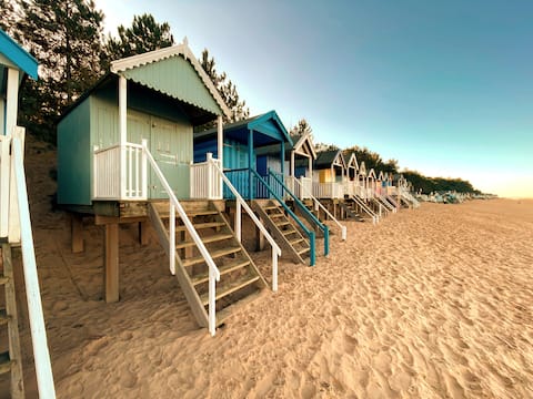 Top performing Airbnb: Wells-Next-The-Sea Beach Hut in Wells Next The Sea