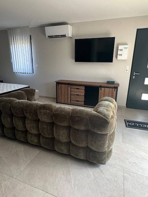 Annonce Airbnb populaire: New 30 m² studio à Anould