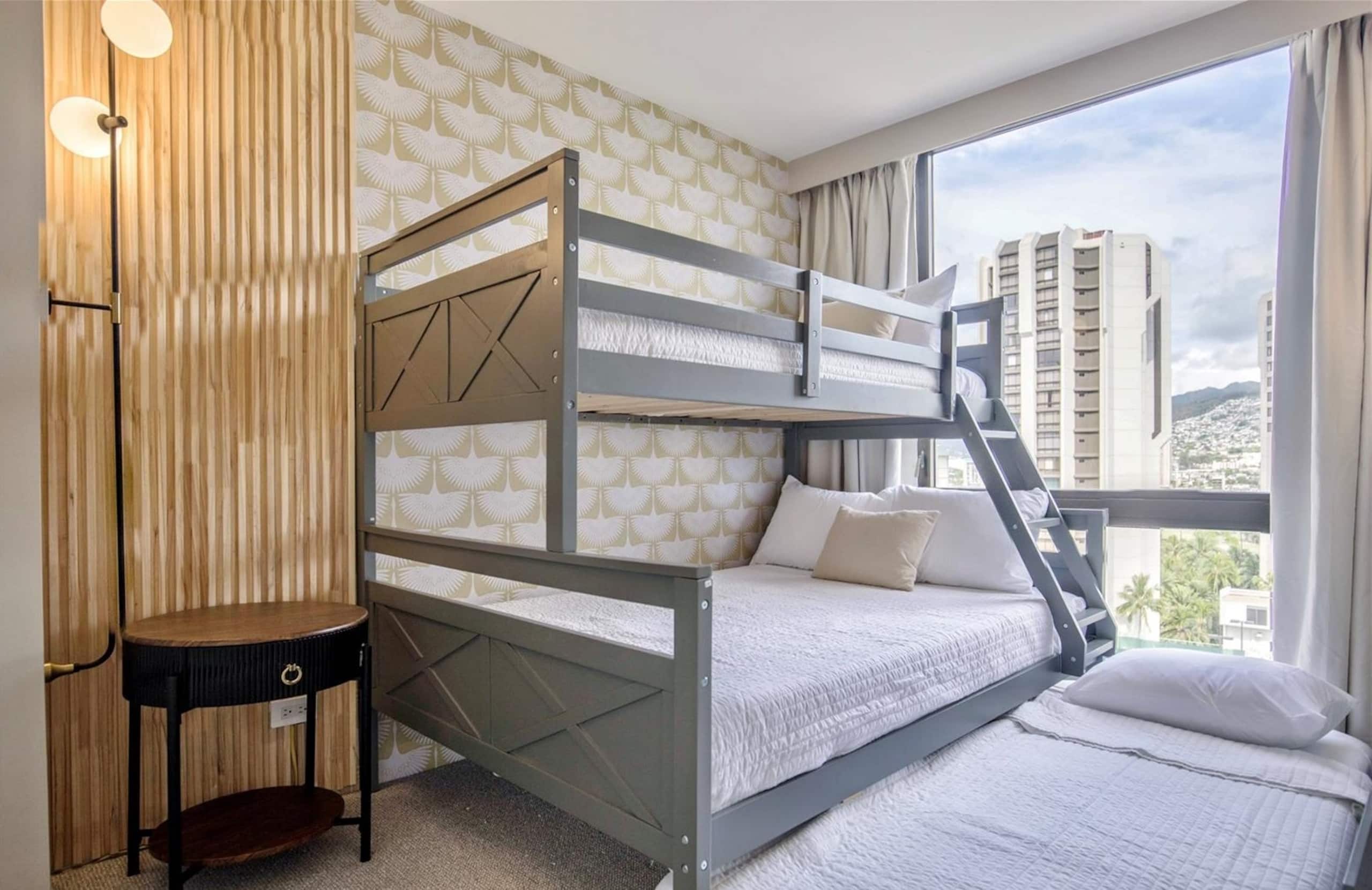 Oceanview Luxury 2BR | Diamond Head | Waikiki - Image 2
