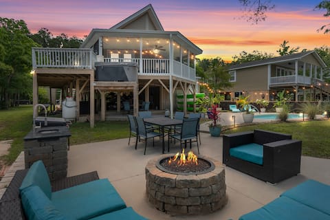 Pirate's Cove Bungalow! Hot Tub + Pool + Dock WiFi