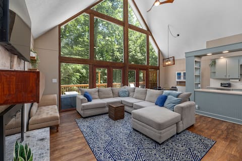 Successful Airbnb property: Oakview Oasis ~ Serene ~ Private ~ BBQ in Cary