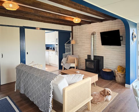 Beach Front Cottage with Outdoor Sauna