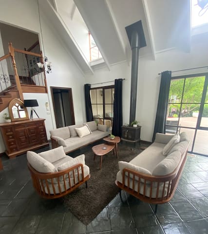 Kids paradise – park AND beach. Amazing location! gallery image 3