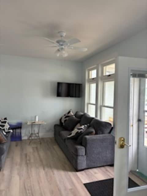 Popular Airbnb listing: Brand new 2 b/r tiny home, 5 minute walk to beach in Old Orchard Beach