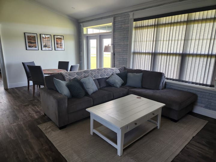 Waterfront Home With Game Room - Summerside