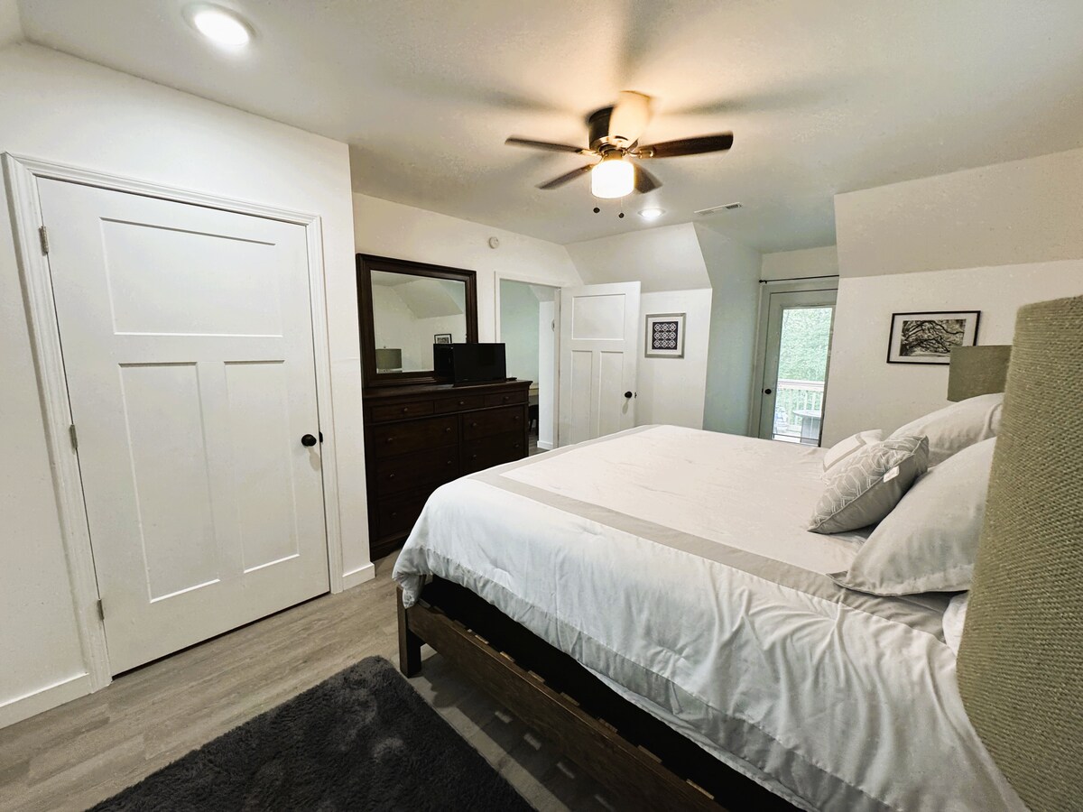 Chumba cha kulala cha Loft King