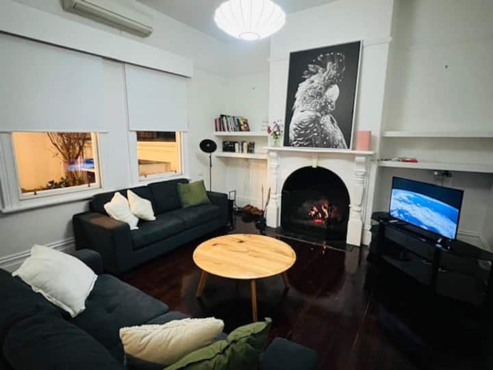 Elegant Period Retreat - Koroit