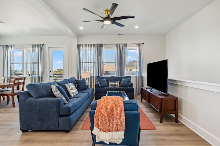 Waterfront Home W/ Hot Tub, 5 Min From Beach - Jamaica Beach, TX