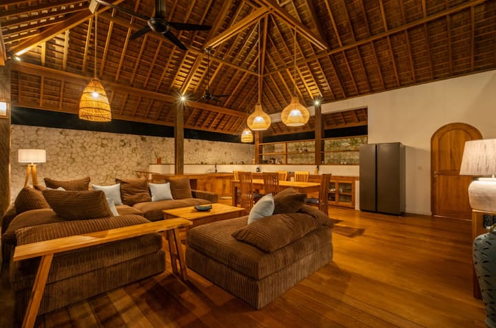 Beautiful Ocean-inspired 3 Br Villa In Bingin - Uluwatu
