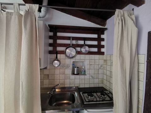 Annuncio Airbnb popolare: The old fishermen's house a Laveno Mombello