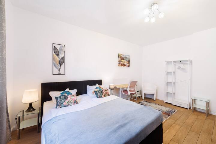 4 Zimmerwohnung in zentrale Lage Berlin für 11 Per