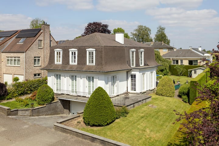 Villa Avec Piscine Chauffée - Asse