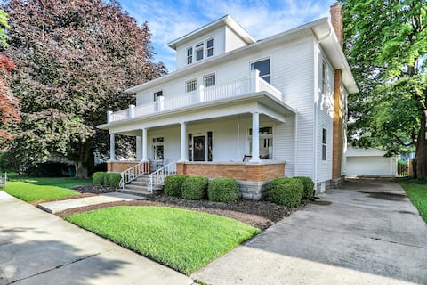 Close to Indy - Sleeps 14, Poker Room, Coffee Bar