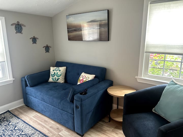Oakland Oasis - Oakland Beach, Warwick