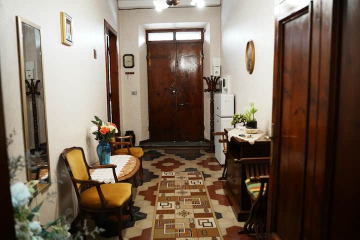 Заеднички влез, главен влез.