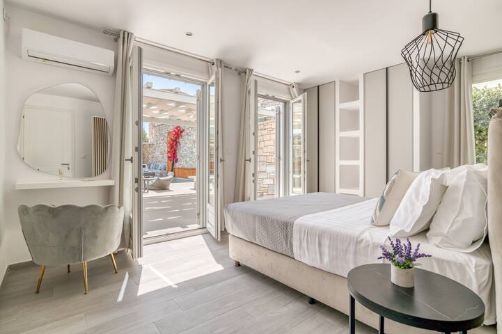 Mikon Luxury Villa | 5-BDR with private pool gallery image 5