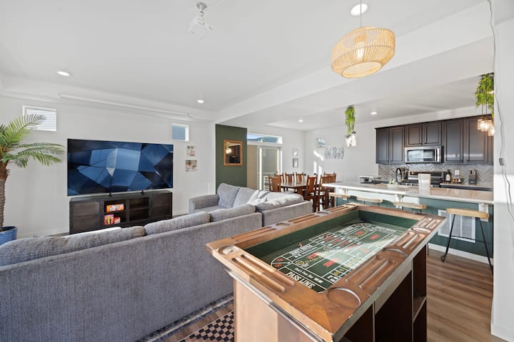Lrg Home|Games | BluArena| Pools | RMNP| 24/7 Golf
