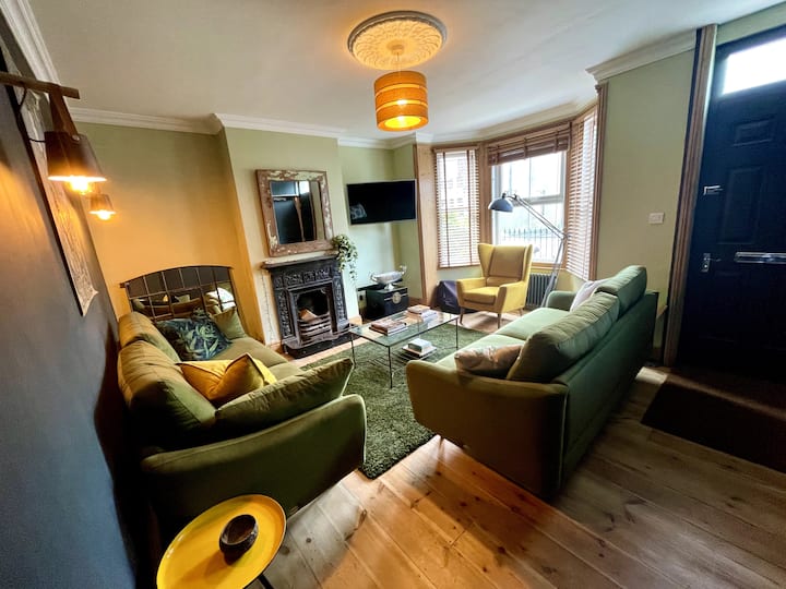 Luxury Victorian Townhouse - Mulligans Rest - Deal