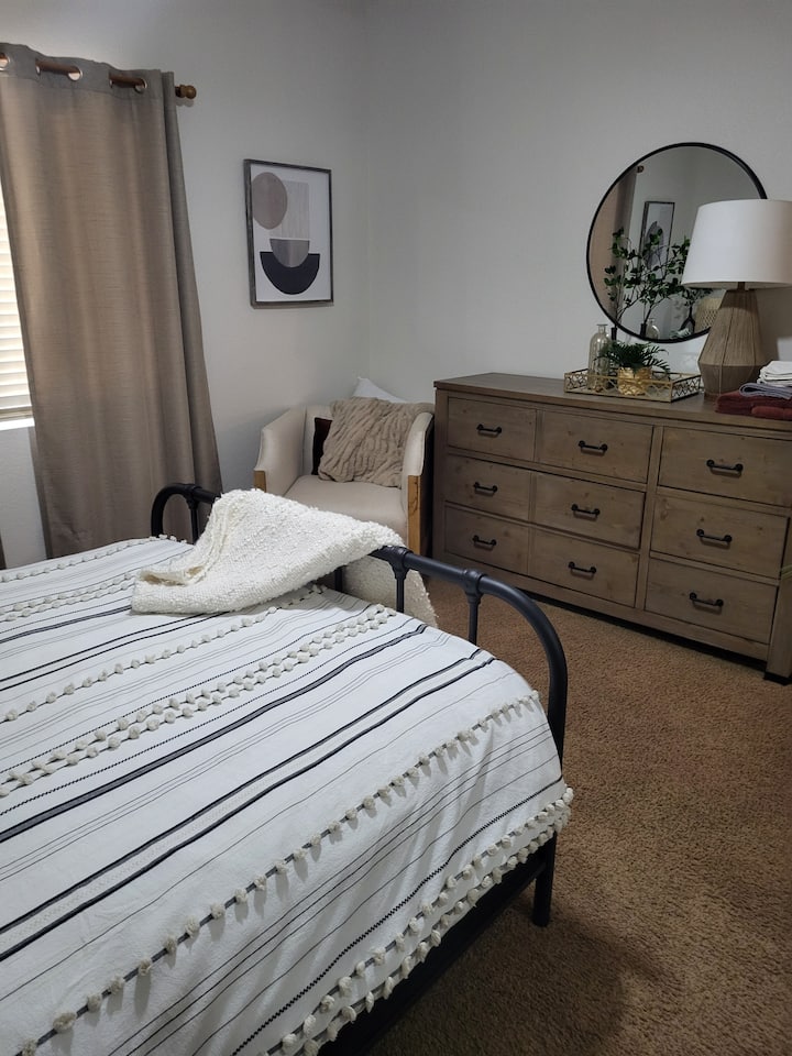 Private Room in Scottsdale Condo - Condominiums for Rent in