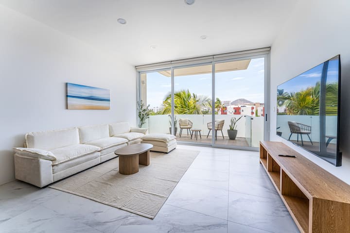 3 Blocks From Medano Beach! | Marea Los Cabos - Cabo San Lucas