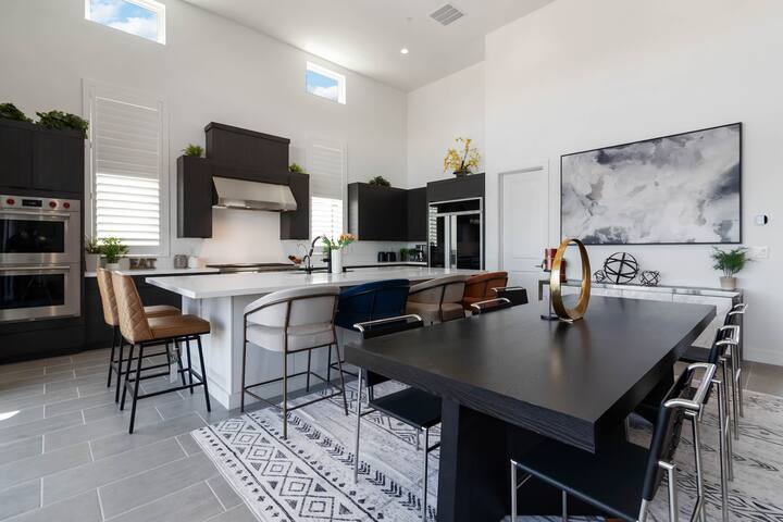 Summerlin Guard Gated Cul de Sac One Story Rambler gallery image 5