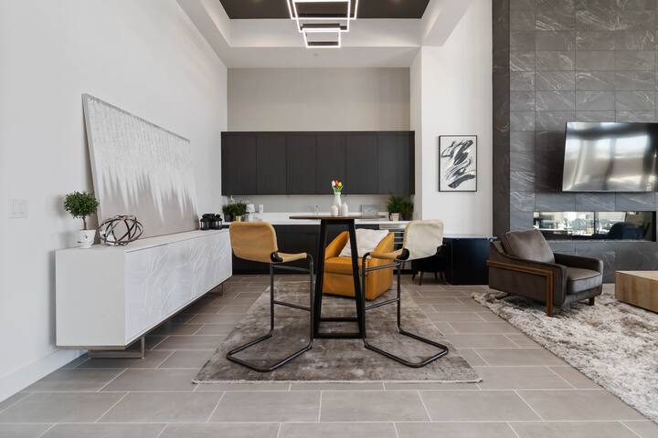 Summerlin Guard Gated Cul de Sac One Story Rambler gallery image 3