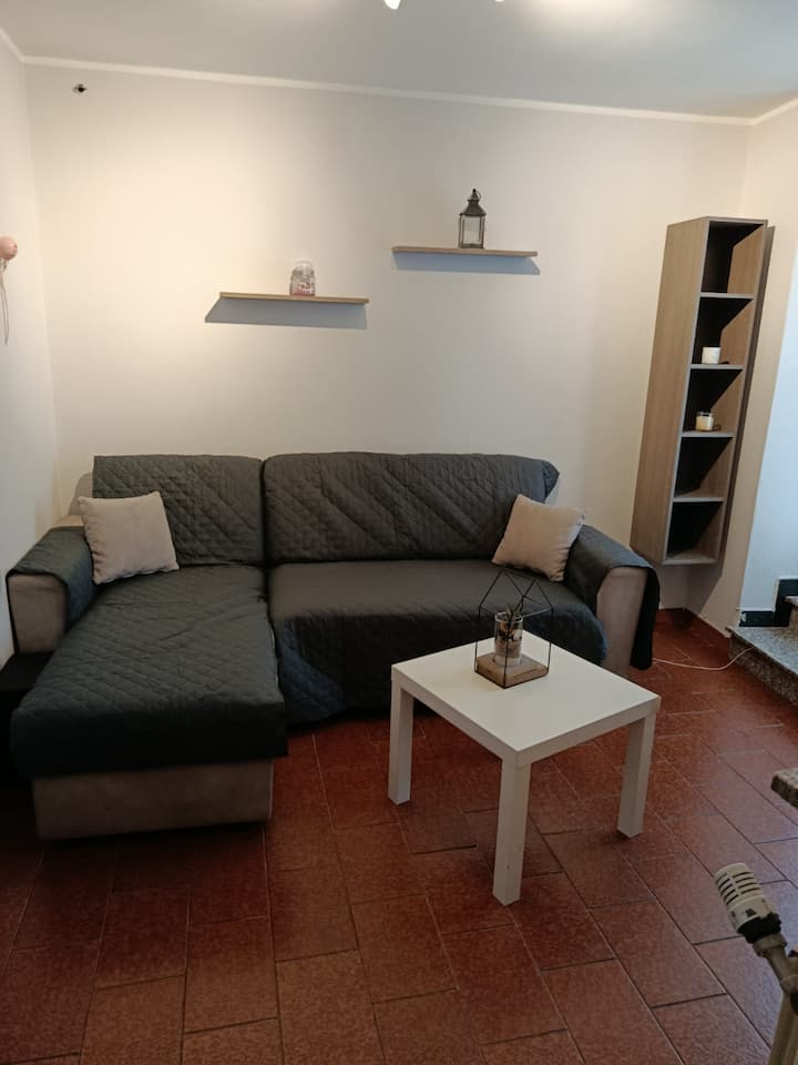 Fredaluna La Tua Casa Lontano Da Casa - Tirano