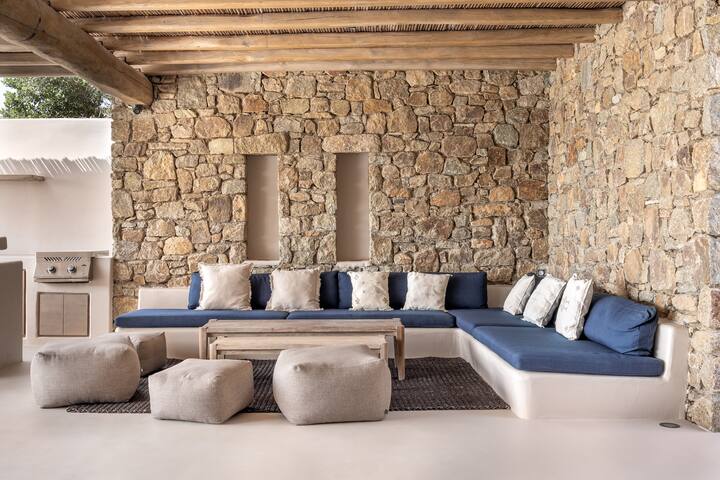 Mykonos Ornos Waterfront Villa gallery image 4