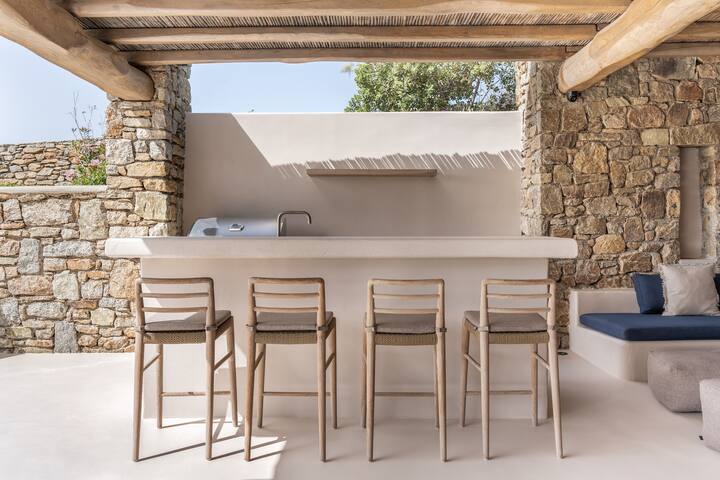 Mykonos Ornos Waterfront Villa gallery image 5