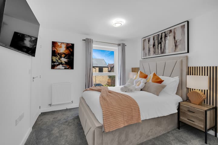 Dhoma e gjumit 1

Krevat dopio . Shtroja krevati. Ruajtja e rrobave. Artikujt bazë . Jastëkë dhe batanije shtesë. Varëse . Ngrohje . Hekur . Televizor inteligjent QLED