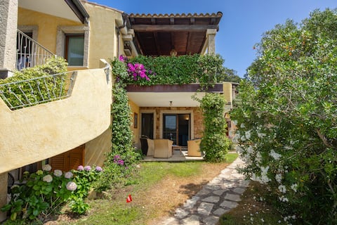 Casa Laura by the sea with a pool