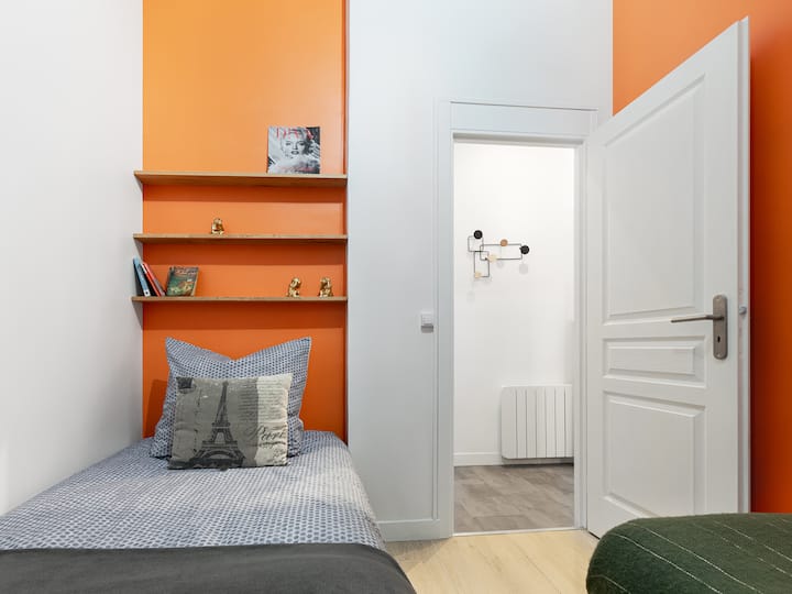 Pekná spálňa s 2 samostatnými lôžkami, aby mal každý svoj vlastný priestor! 