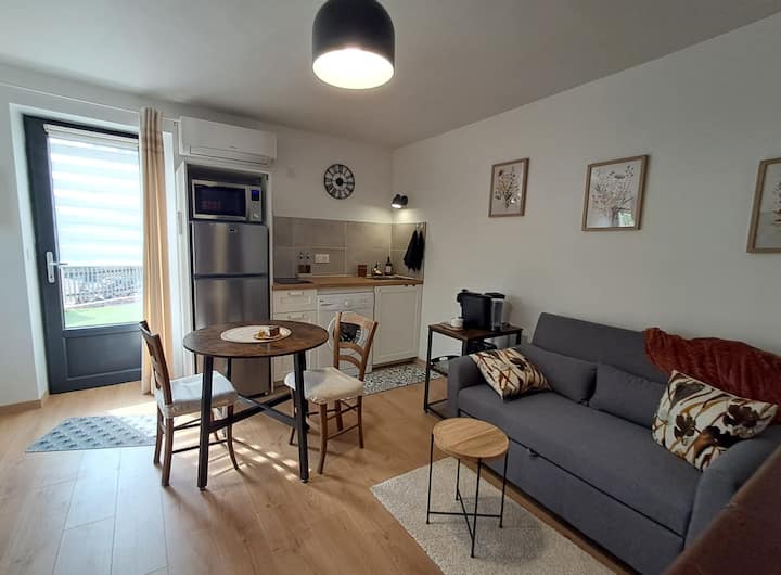 Pierres Et Soleil.
Gîte Confortable Et Climatisé - Alès
