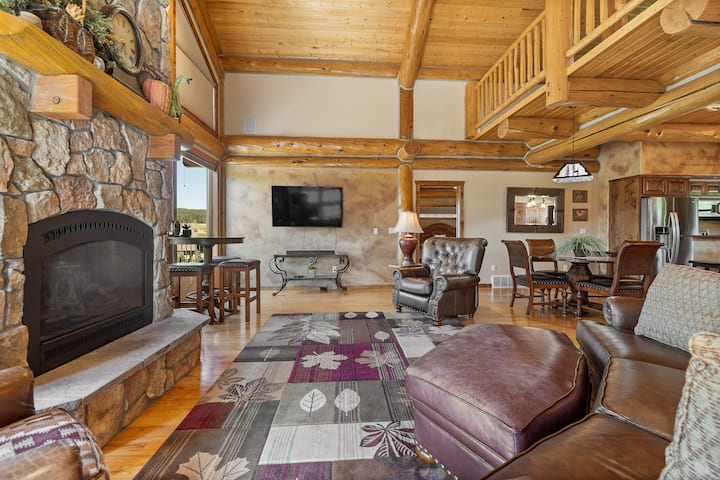 Golf Course, Sleeps 14+, Garage, Hot Tub! - Sturgis, SD