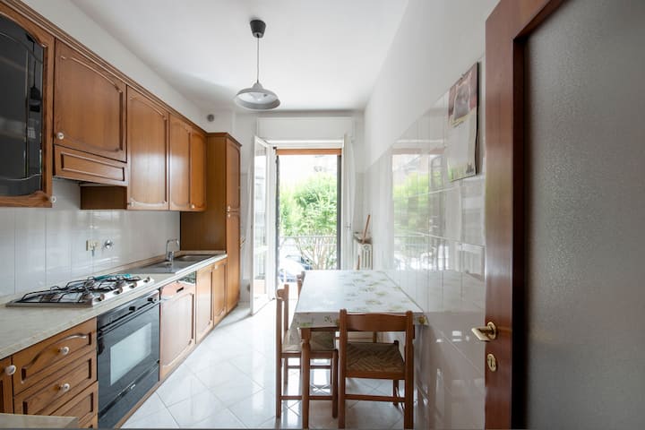 Fare Bnb Room Via Monte 14 Appartamento - Reggio Emilia