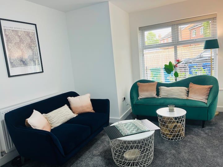 Stylish Airport Stay + Parking - Knutsford