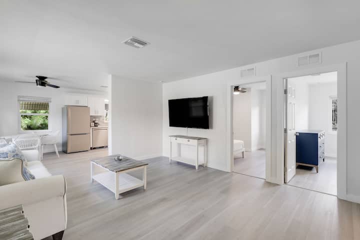 Modern Coastal Retreat - Fort Myers, FL