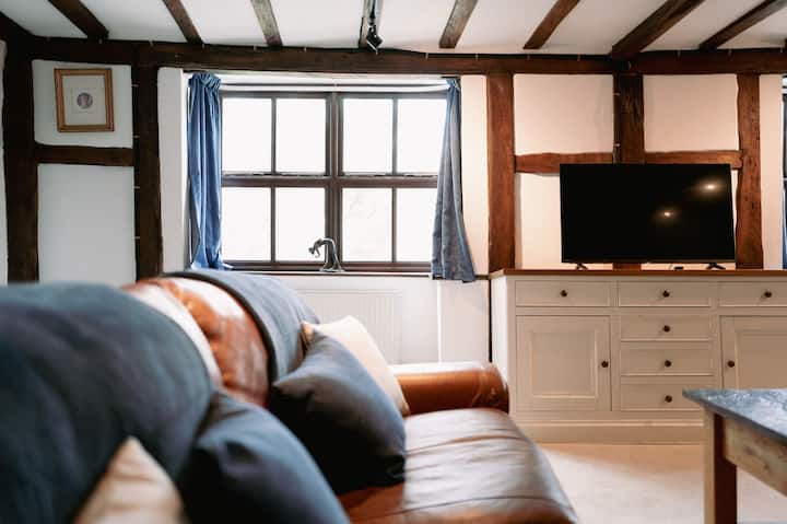Historic Shop House | 6br | Ideal For Contractors - Sittingbourne