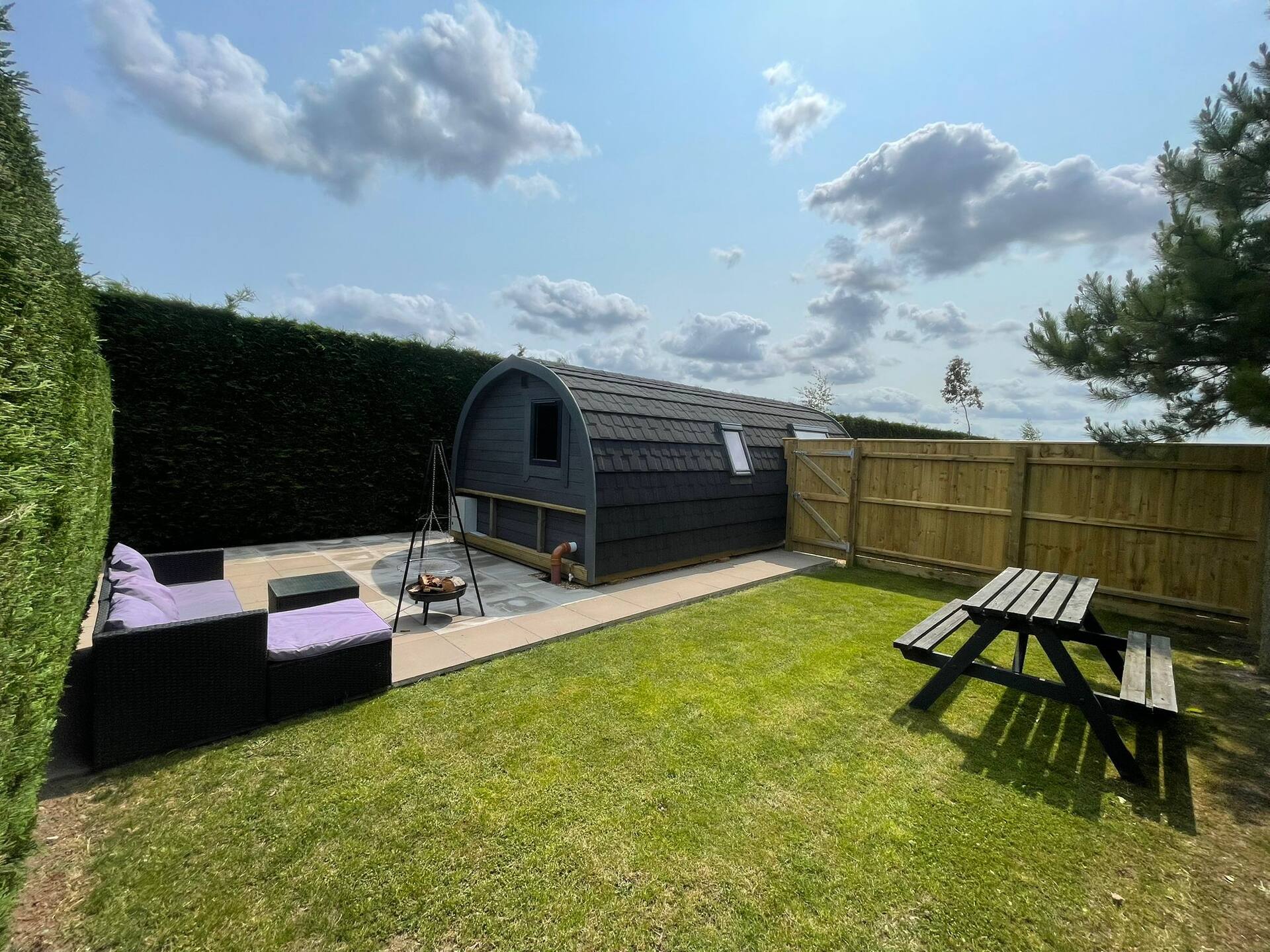 Pine Lodge Posh Glamping With Wood Fired Hot Tub & Big Lincolnshire Skies